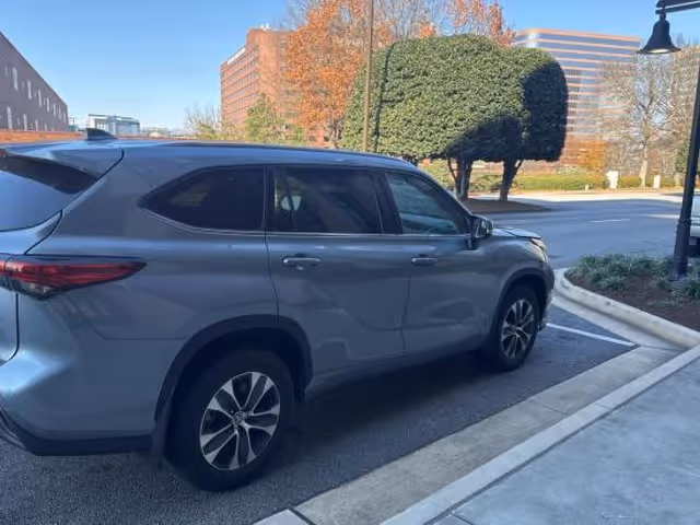Toyota Highlander - фото 3