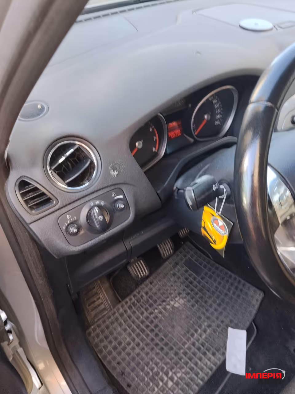Ford Galaxy - фото 9