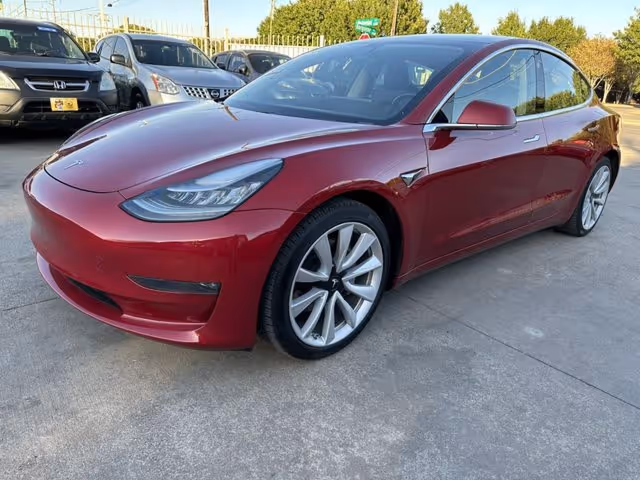 Tesla Model 3 - фото 5