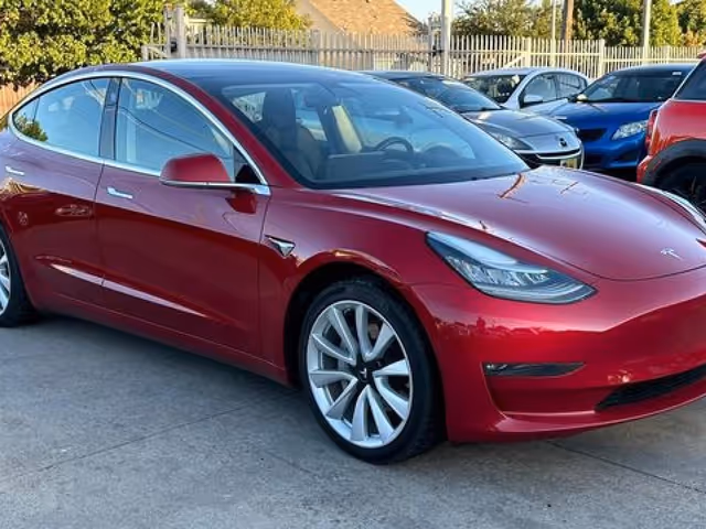 Tesla Model 3 - фото 4