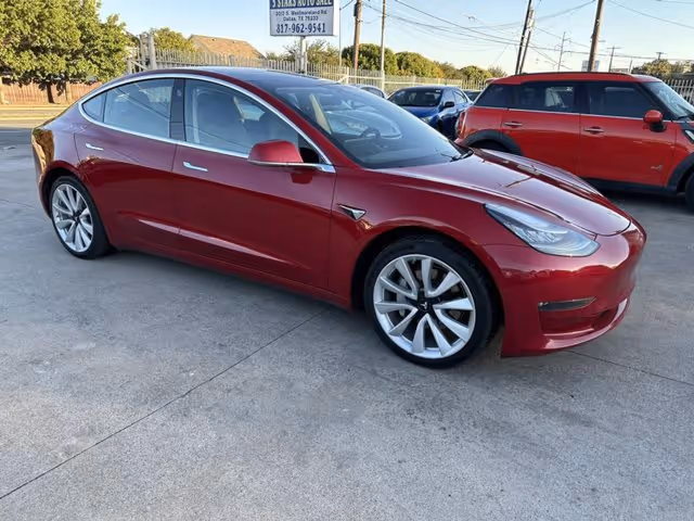 Tesla Model 3 - фото 2