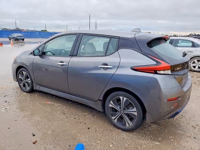 Nissan Leaf - фото 4
