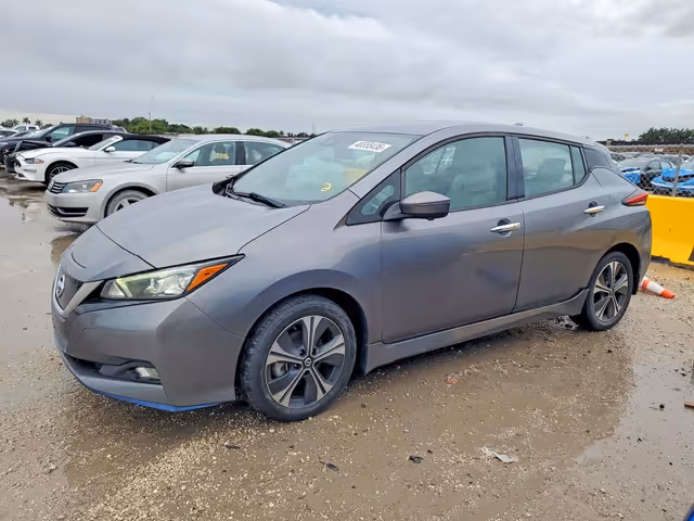 Nissan Leaf - фото 1