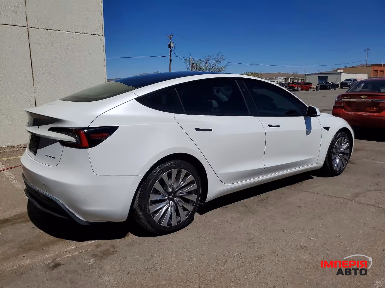 Tesla Model 3 - фото 3