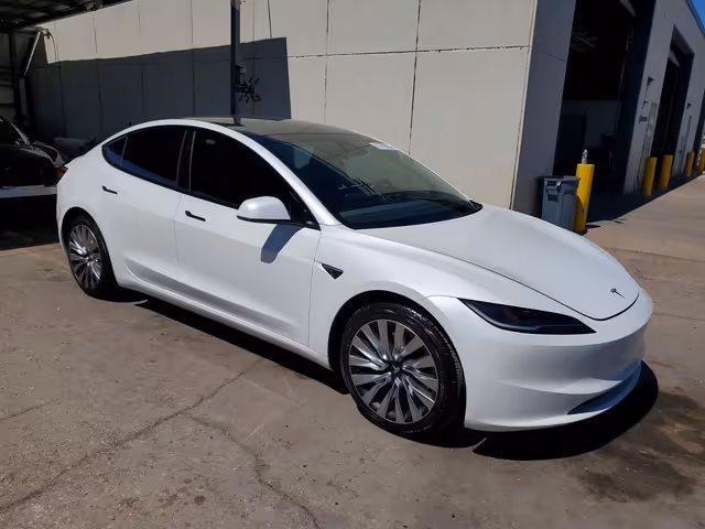 Tesla Model 3 - фото 2