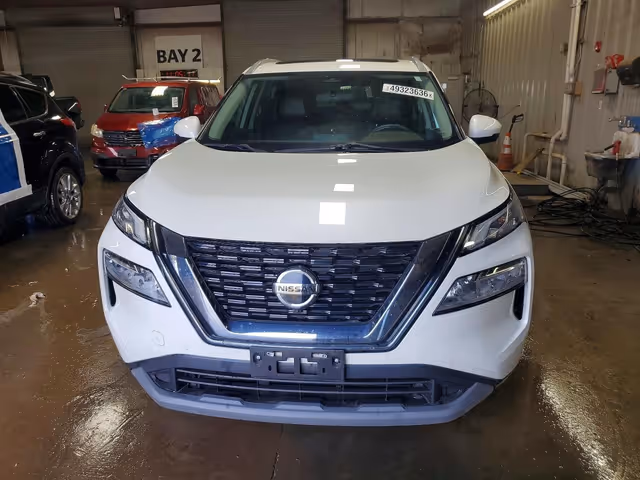 Nissan Rogue - фото 1