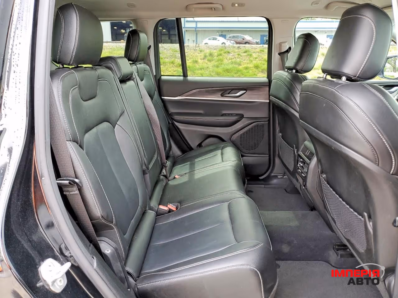 Jeep Grand Cherokee - фото 9
