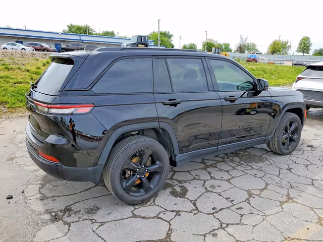 Jeep Grand Cherokee - фото 5