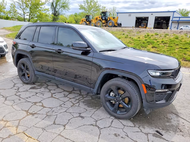Jeep Grand Cherokee - фото 2
