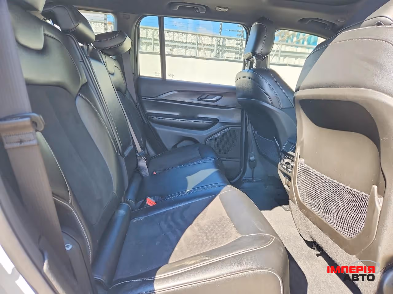 Jeep Grand Cherokee - фото 9