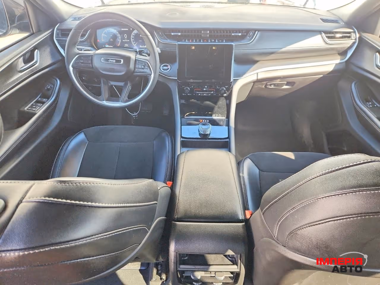 Jeep Grand Cherokee - фото 8
