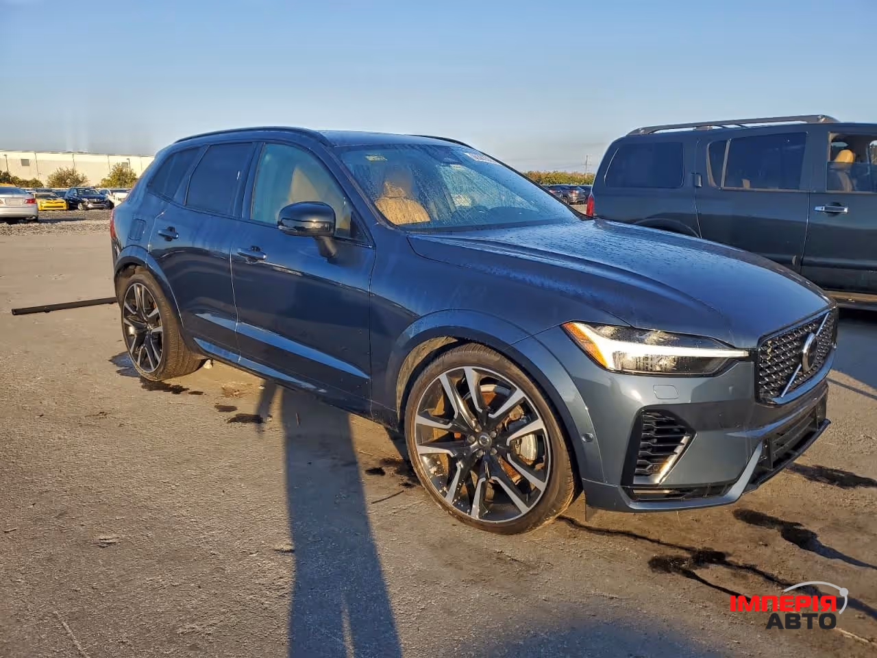 Volvo XC60 - фото 1
