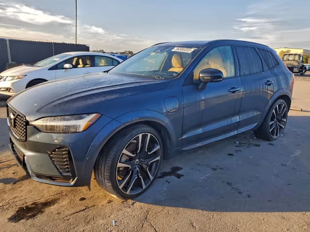Volvo XC60 - фото 3