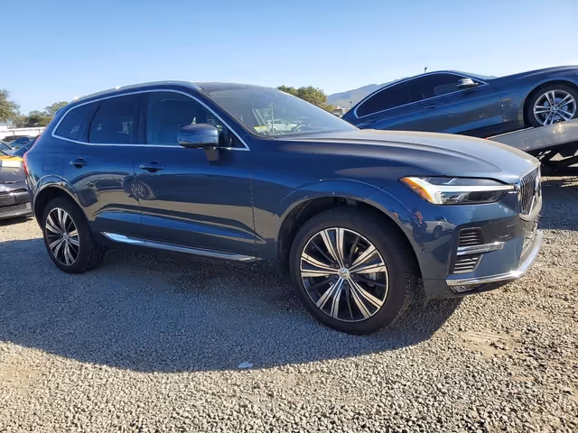 Volvo XC60 - фото 1