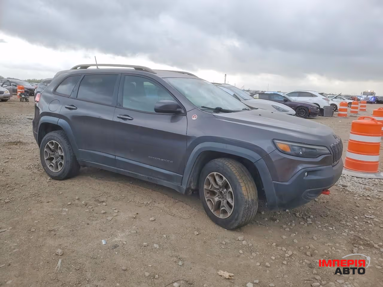 Jeep Cherokee - фото 3