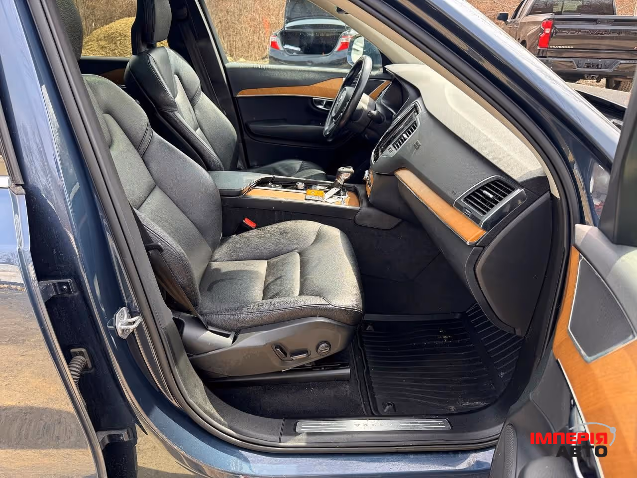 Volvo XC90 - фото 7