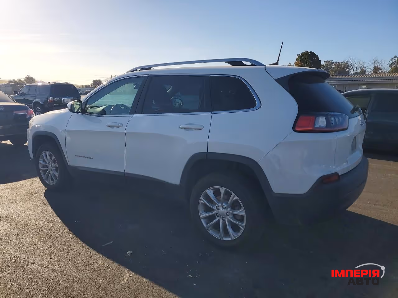 Jeep Cherokee - фото 4