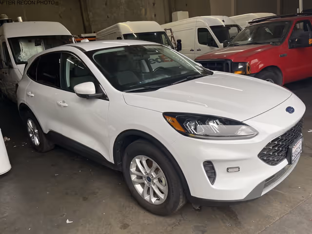 Ford Escape - фото 1