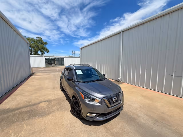 Nissan Kicks - фото 1