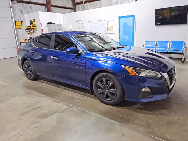 Nissan Altima - фото 3