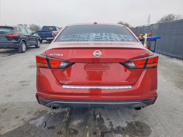 Nissan Altima - фото 4