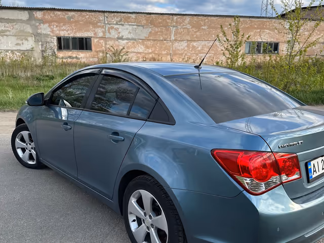 Chevrolet Cruze - фото 4