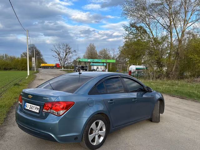 Chevrolet Cruze - фото 3