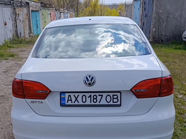 Volkswagen Jetta - фото 5