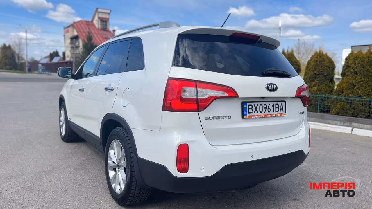 Kia Sorento - фото 11