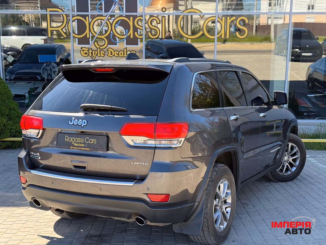 Jeep Grand Cherokee - фото 3