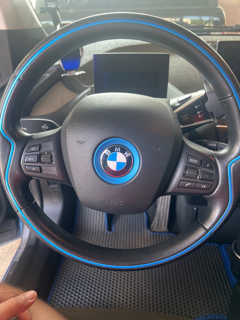 BMW i3 - фото 6