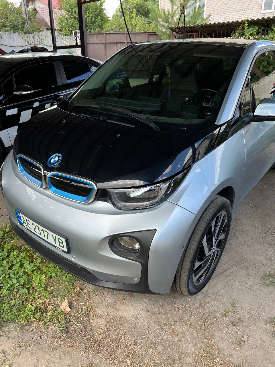 BMW i3 - фото 1