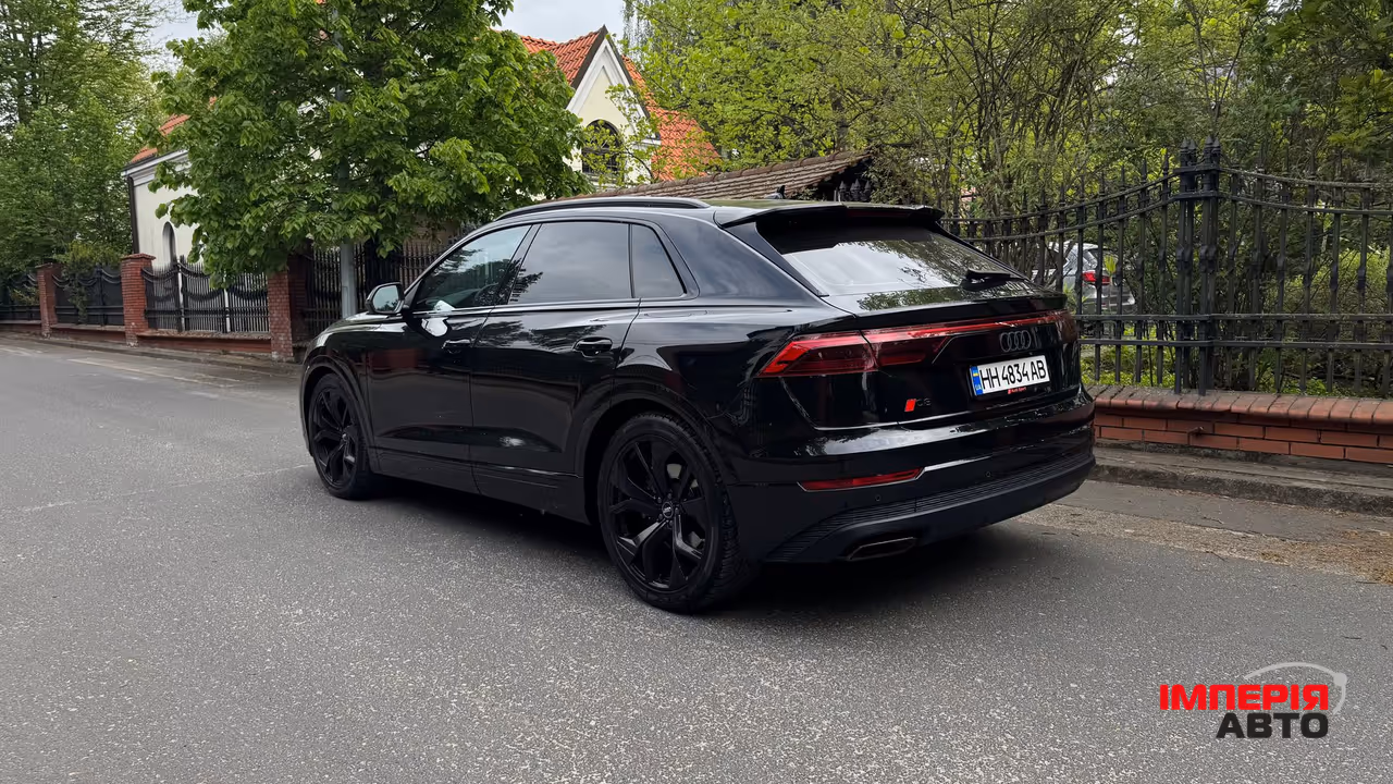 Audi Q8 - фото 6