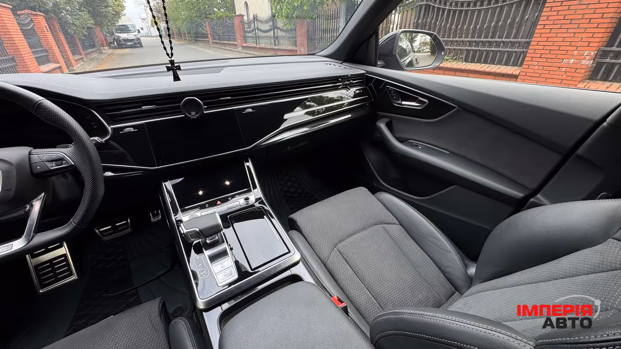 Audi Q8 - фото 18