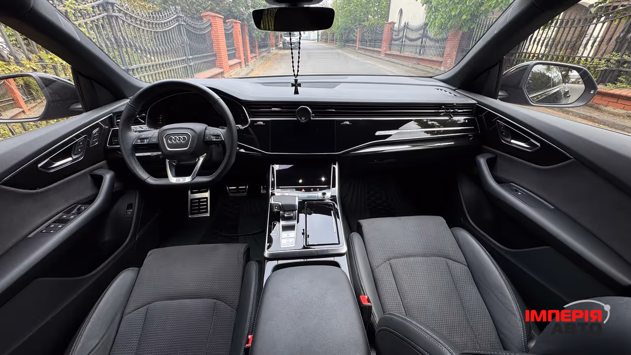 Audi Q8 - фото 17