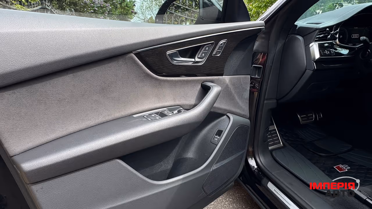 Audi Q8 - фото 10