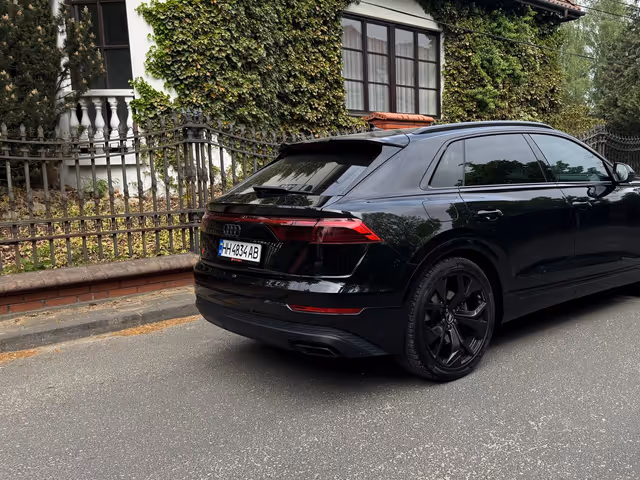 Audi Q8 - фото 4