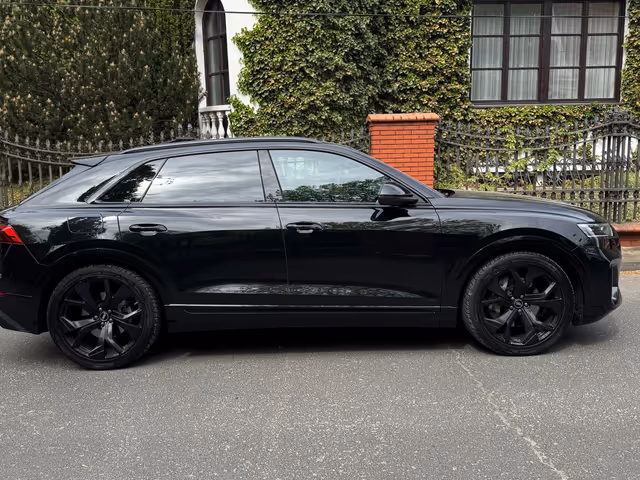 Audi Q8 - фото 3