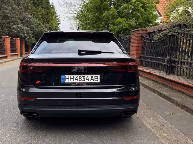 Audi Q8 - фото 5