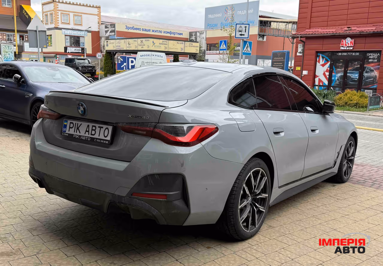 BMW i4 - фото 6