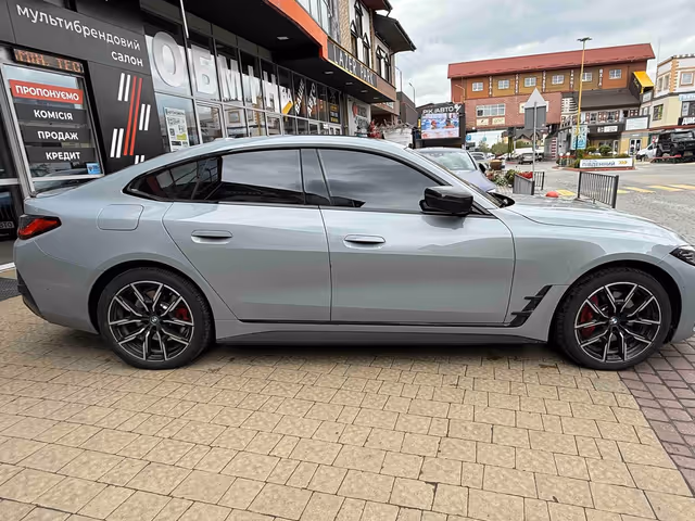 BMW i4 - фото 5
