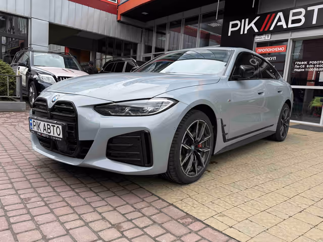 BMW i4 - фото 2