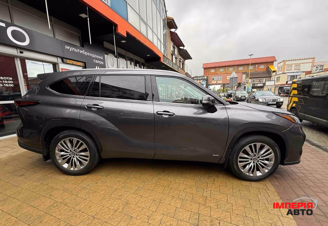 Toyota Highlander - фото 3