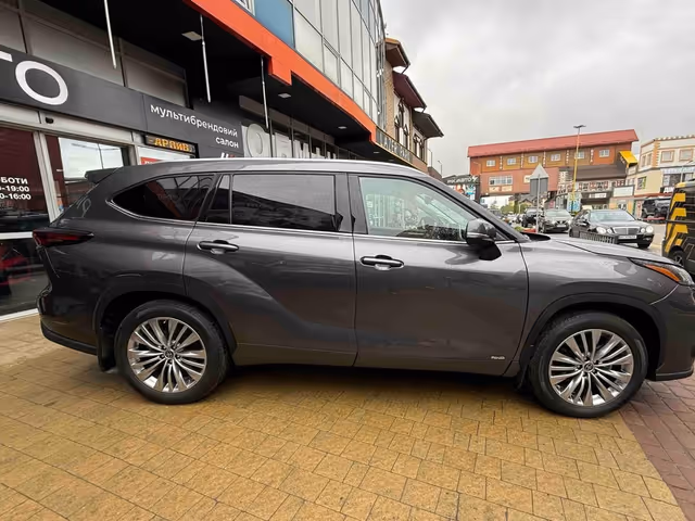 Toyota Highlander - фото 3