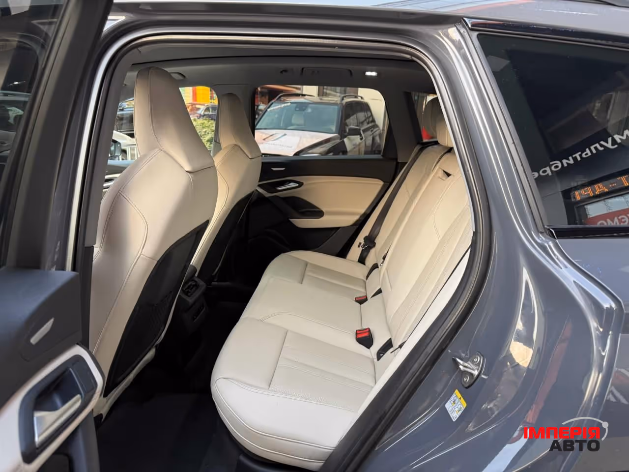 Audi Q6 e-tron - фото 6
