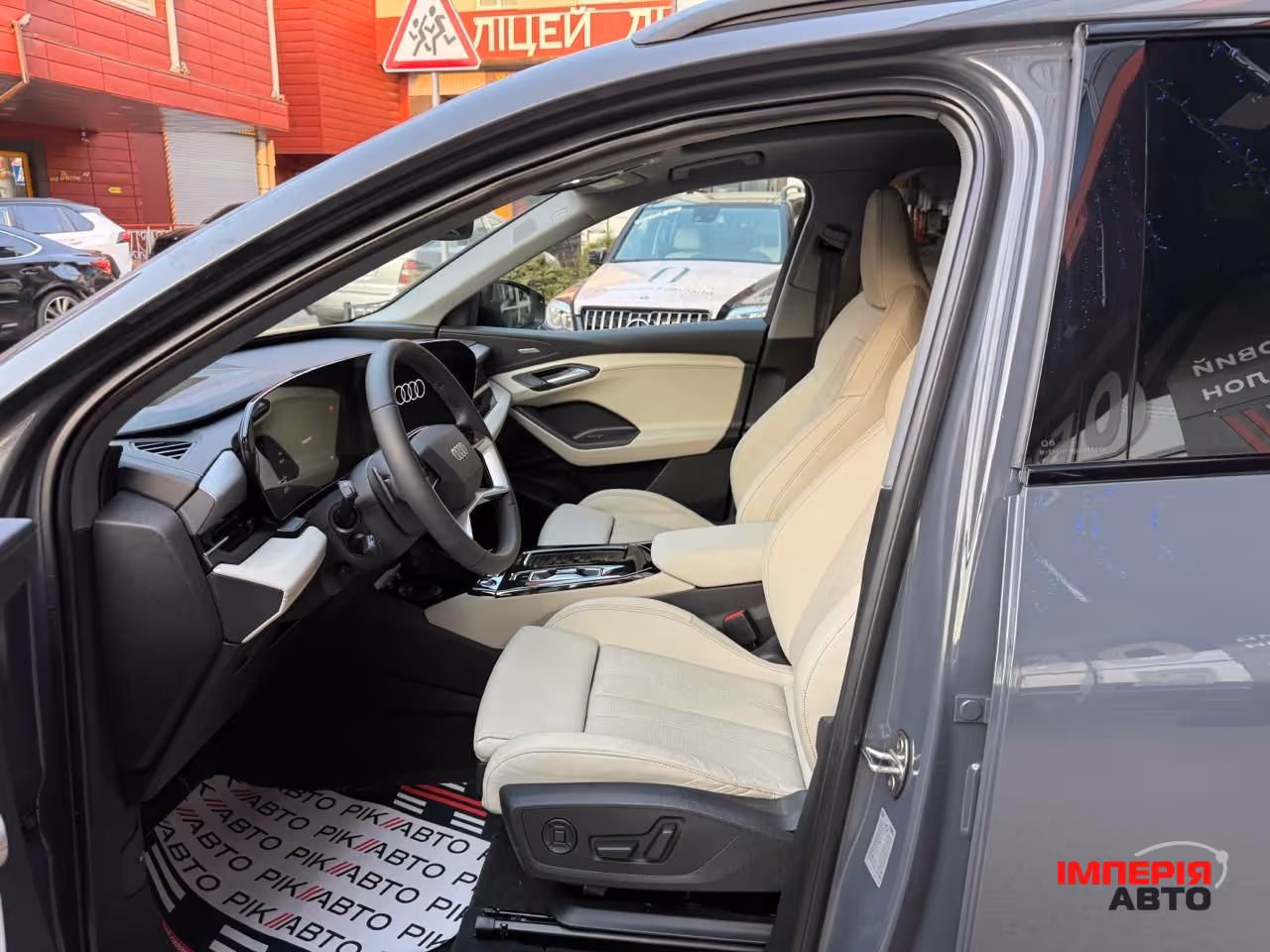 Audi Q6 e-tron - фото 5