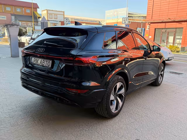 Audi Q6 e-tron - фото 2