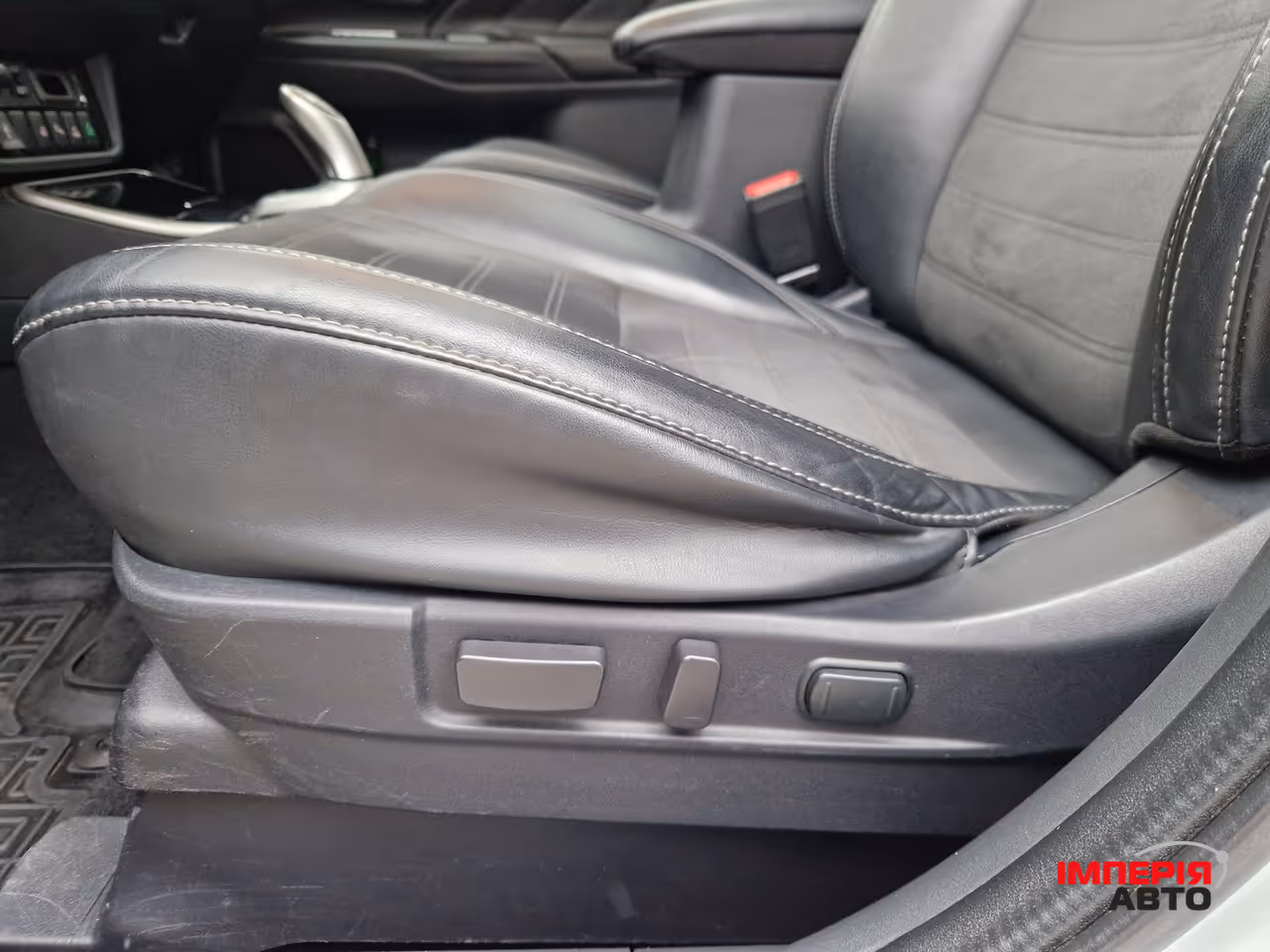 Mitsubishi Outlander - фото 18