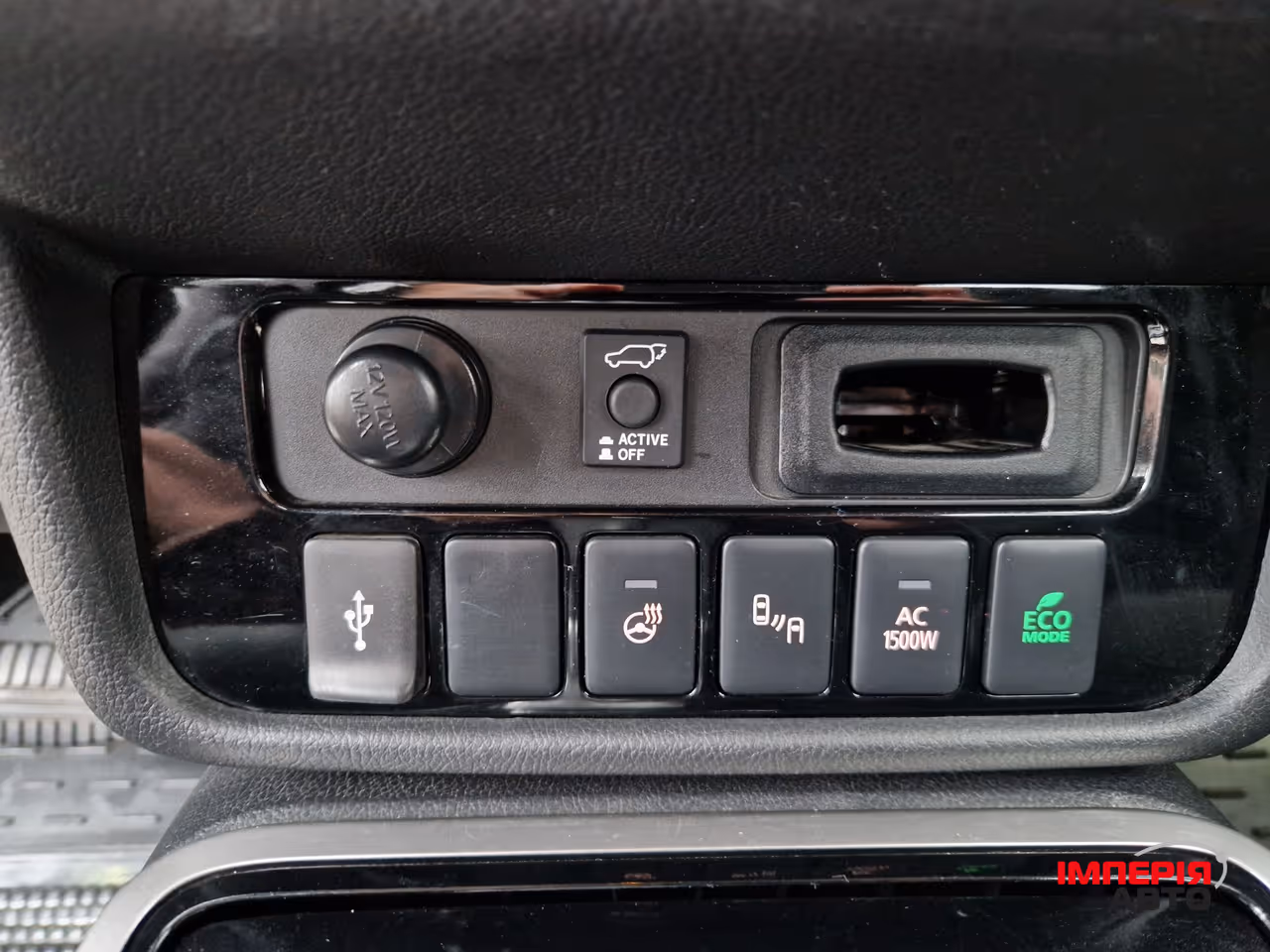 Mitsubishi Outlander - фото 25