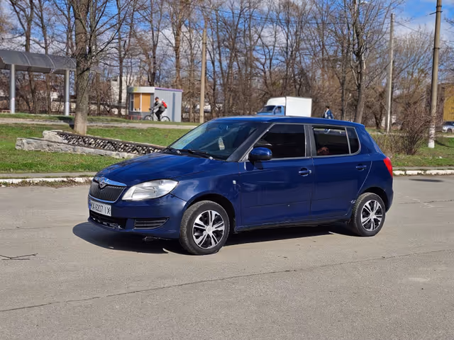 Skoda Fabia - фото 4
